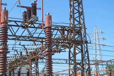 Elektrik anahtarları ve bir kafes içinde belgili tanımlık geçmiş