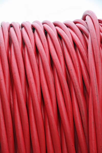 Detalhe de tubos e fios elétricos entre bobinas — Fotografia de Stock