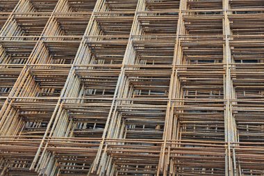 set inşaat alanı içinde beton döküm demir kafes