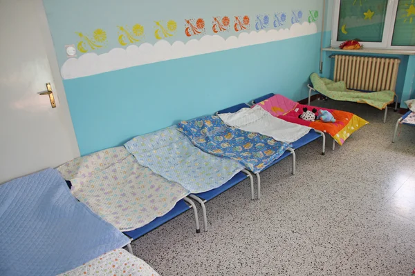 Die kleinen Aufenthaltsräume des Schlafsaals des Kinderzimmers — Stockfoto