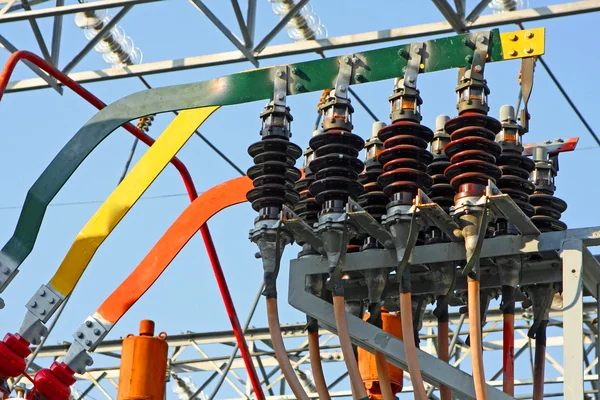 anahtarlar ve izolatörler bir trafo elektrik tesisi
