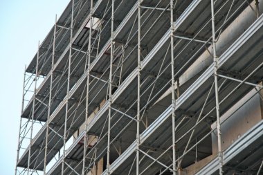 İnşaat alanında bir parkin inşaatı sırasında yapısı
