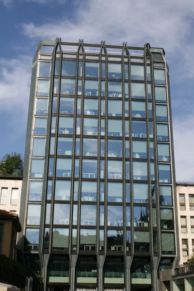 超高層ビルのスチールとガラスの建物 — ストック写真
