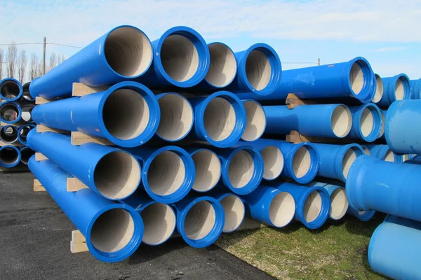 Concrete pipes for transporting water and sewerage — Stock Photo, Image