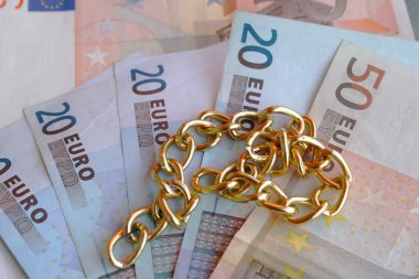 arka planda Euro para ile kolye