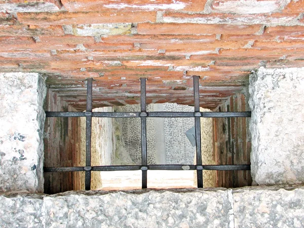 Решетка древнего замка в marostica Италии — стоковое фото