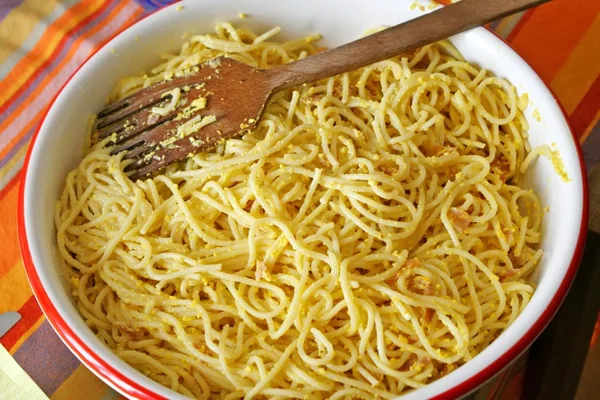 Dobré italské špagety jídla — Stock fotografie