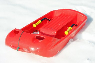 kırmızı plastik bob oynamak için ve Dağları ile inmek