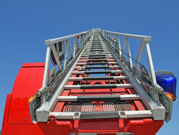 Plataforma de um caminhão de bombeiros durante uma sessão de prática no Fireho — Fotografia de Stock