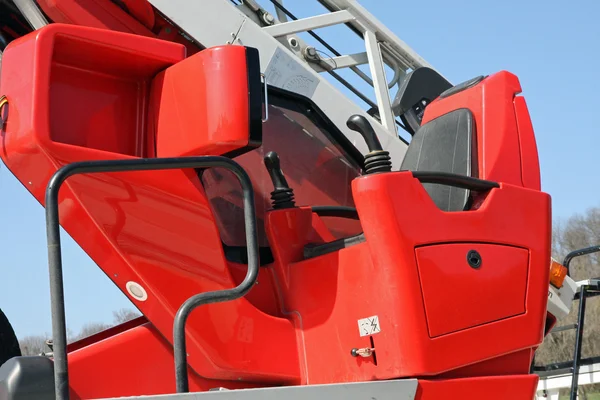 Cabina con una consola de mando camiones de bomberos para maniobrar el automóvil —  Fotos de Stock