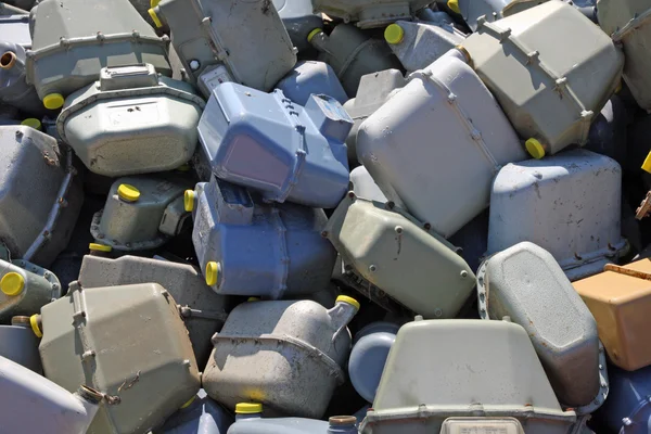 Verroeste items voor het meten van gasverbruik in een stortplaats — Stockfoto