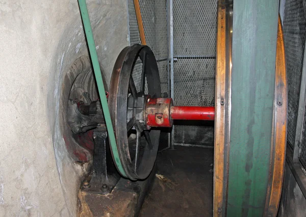 Polia e a turbina para a produção de hidroeletricidade wi — Fotografia de Stock