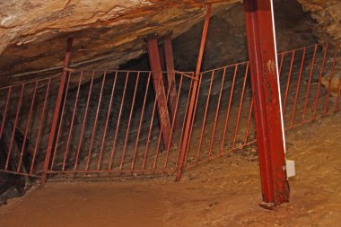 benim sturd tarafından desteklenen tavan ile mineraller ayıklamak için