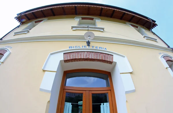 Old train station with the entrance to the ticket office — Stock Photo, Image