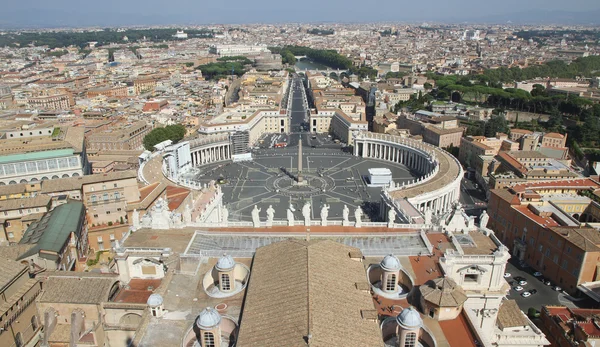 Vista panoramica sulla città di Roma dall'alto della cupola del Ch — Foto Stock