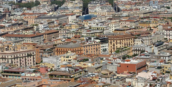 Vista aérea de casas na metrópole — Fotografia de Stock