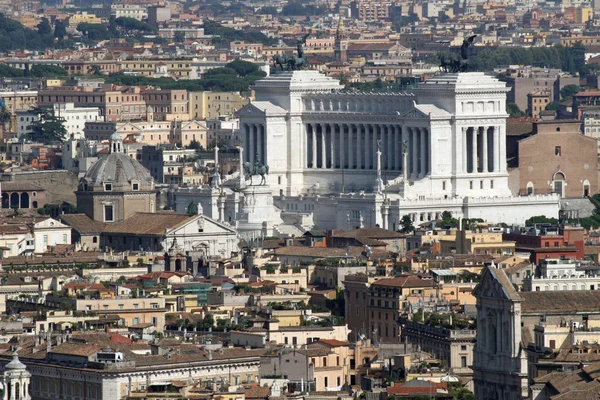 Monumento a Vittoriano dedicado a Vittorio Emanual II Rey —  Fotos de Stock