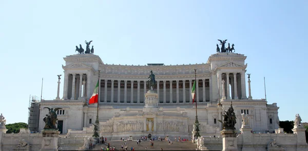 Monumento chamado Vittoriano dedicado a Vittorio Emanuele II Kin — Fotografia de Stock