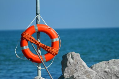 Cankurtaran deniz sıcak yaz gününde