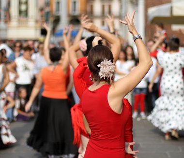 dönem kostümleri ile flamenko dansçılar uzman ve İspanyol dansı