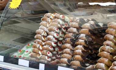 lezzetli Sicilyalı cannoli piyasa ahır Satılık
