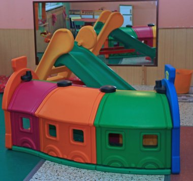 çocuklar için plastik tünel