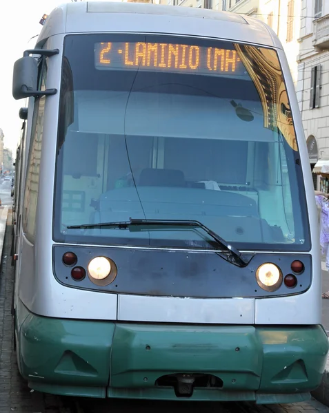 Nowoczesne Tramwaje w stacji flaminio Rzymu złapać jeden z t — Zdjęcie stockowe