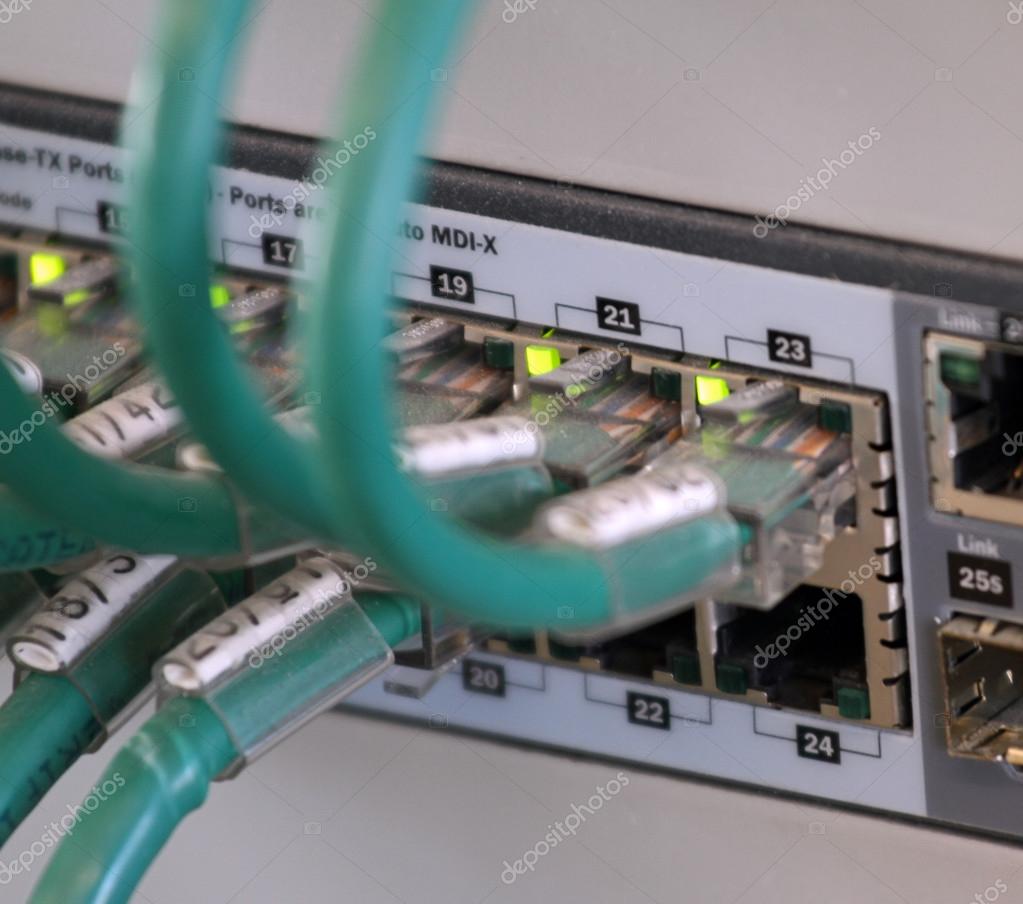 Network cables in a patch panel for the connection of the comput