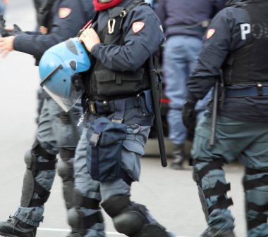 politie te beteugelen van het oproer stad opstand van demonstranten