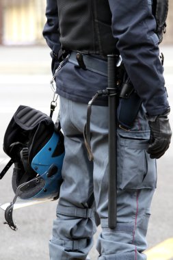 Polis Cop, kask silah ve kelepçe