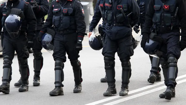 Poliser och väktare med skottsäker kläder — Stockfoto