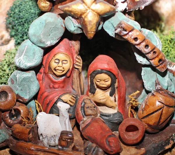 Krippe mit heiliger Familie in südamerikanischer Version 2 — Stockfoto
