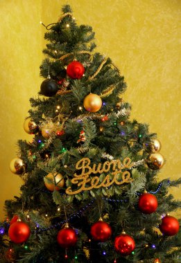 tarafından yazıldı happy holidays ile Noel ağacı