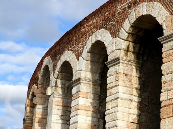 Archi dell'antico edificio storico romano — Foto Stock