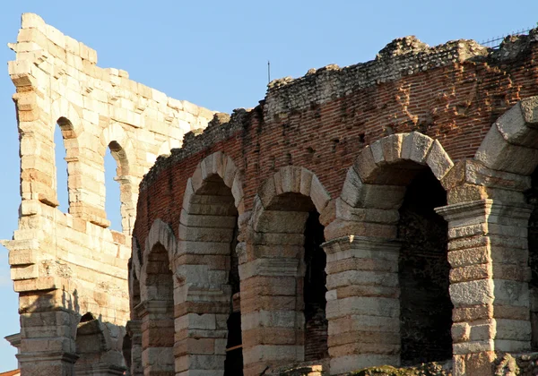 Detail of the ancient Roman landmark building in brick — Stock Photo, Image