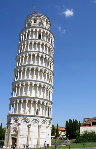 Leaning tower of Pisa in Piazza dei Miracoli 17 — Stock Photo, Image