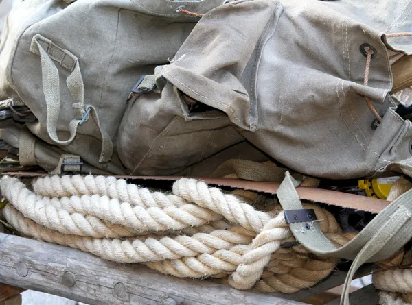 Soldier's backpack old climber of World War I with the sturdy ro — Stock Photo, Image