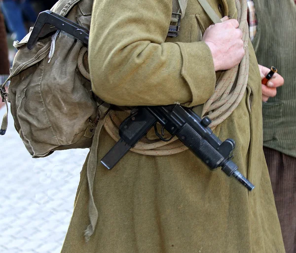 Machine gun rifle of a WWII soldier in uniform — Stock Photo, Image