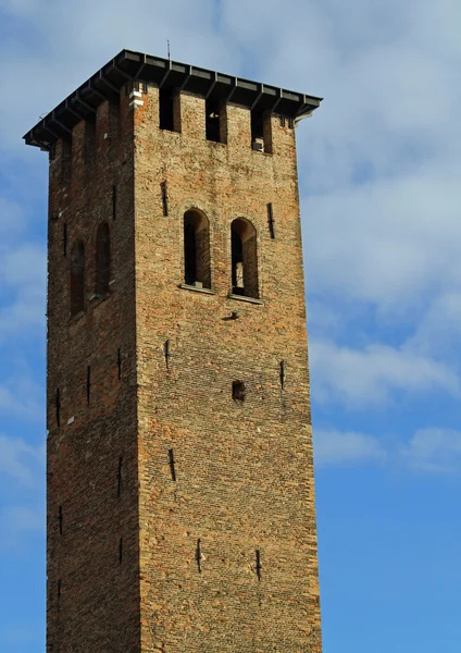 Antica torre medievale per la difesa della città da parte del barbar — Foto Stock