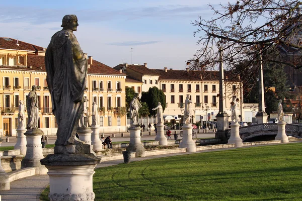 Estátuas no Parque de Prato della Valle Padova — Fotografia de Stock