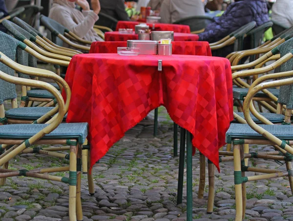 Dettaglio di tavolini all'aperto in una Plaza — Foto Stock
