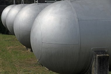 No bölgesinde dört gaz tüpleri