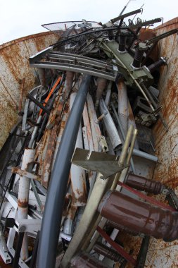 Borular ve tüpler, demir çelik Hurda demir bir kap içinde