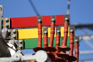 Elektrik Konektörleri kırmızı yeşil ve sarı bağlantı thr için
