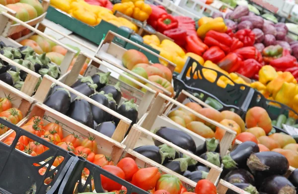 Boxes full of fresh fruits and vegetables — Stock Photo, Image