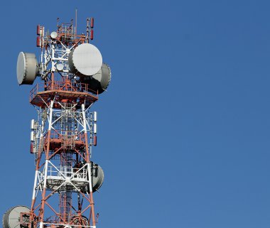 enorme repeaters antennes voor mobiele communicatie