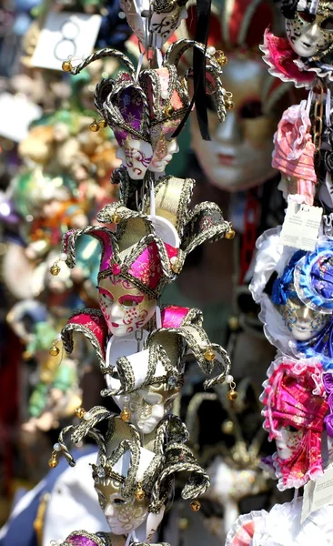 Originele handgemaakte Venetiaanse maskers — Stockfoto