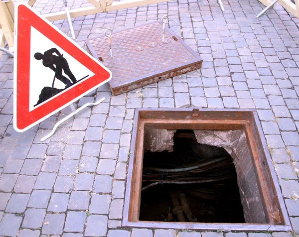 Excavation and repair work and the signal — Stock Photo, Image