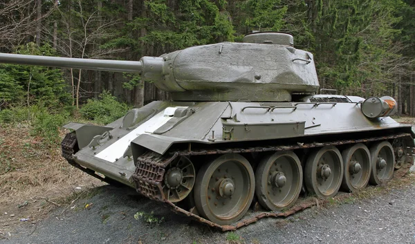 Tank kanon med spår — Stockfoto