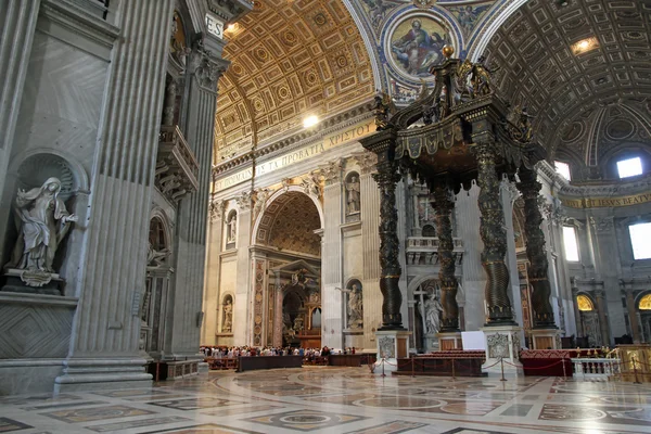 Rom, vatican, die kirche von san pietro — Stockfoto